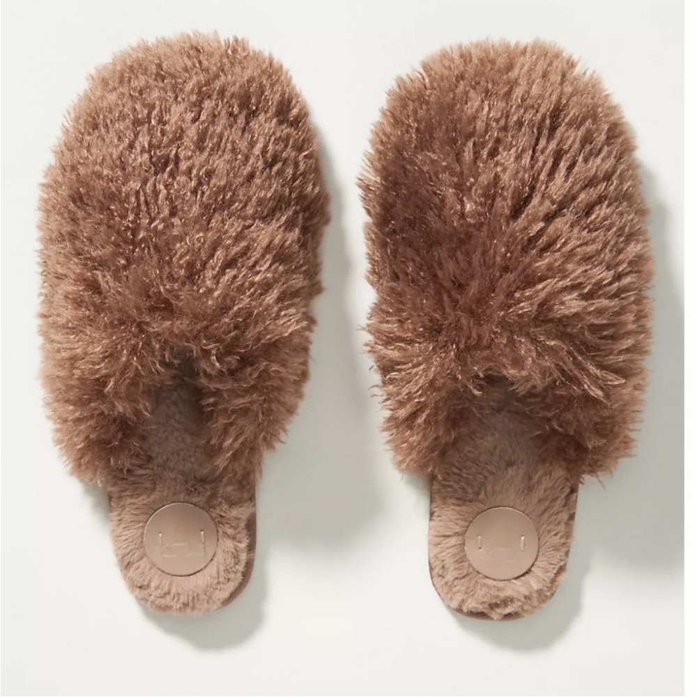 NWOT Anthropologie Fuzzy Slide Slippers Size Small